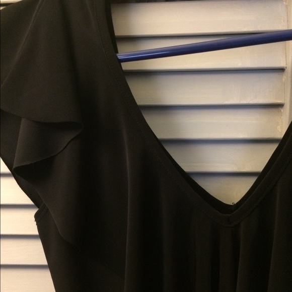 Pins And Needles Ruffle V-Neck Top BLACK - Picture 5 of 7